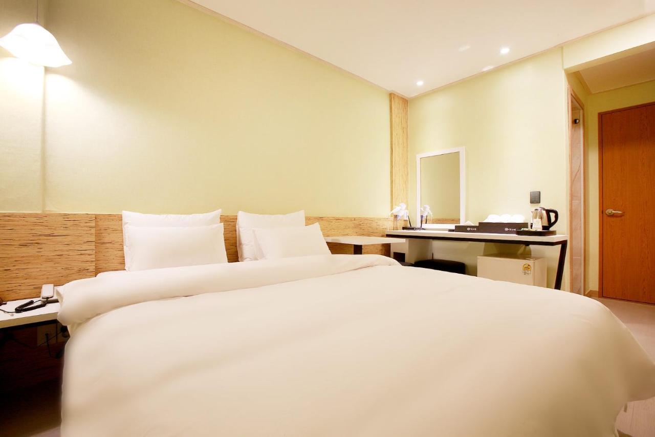 تشنتشون Eton Hotel المظهر الخارجي الصورة